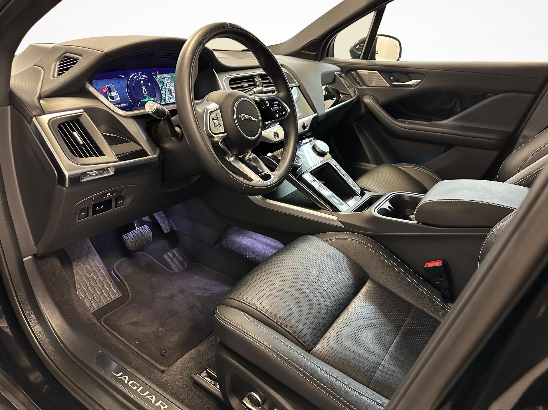 JAGUAR I-Pace EV400 SE AWD-showroom-element-3