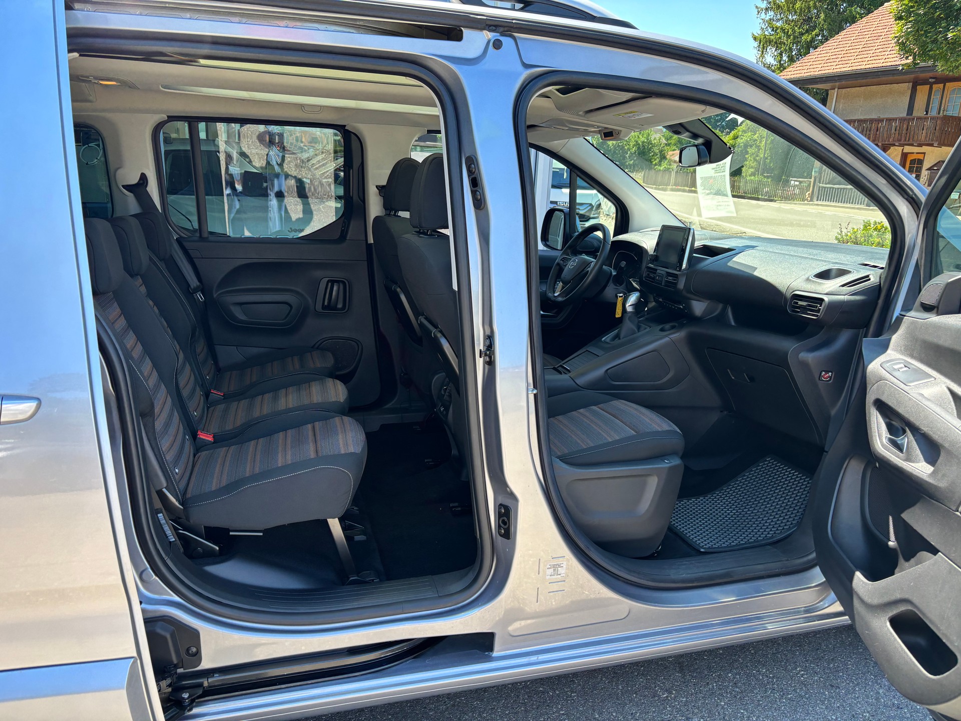 OPEL Combo Life 1.5 Innovation-image-6