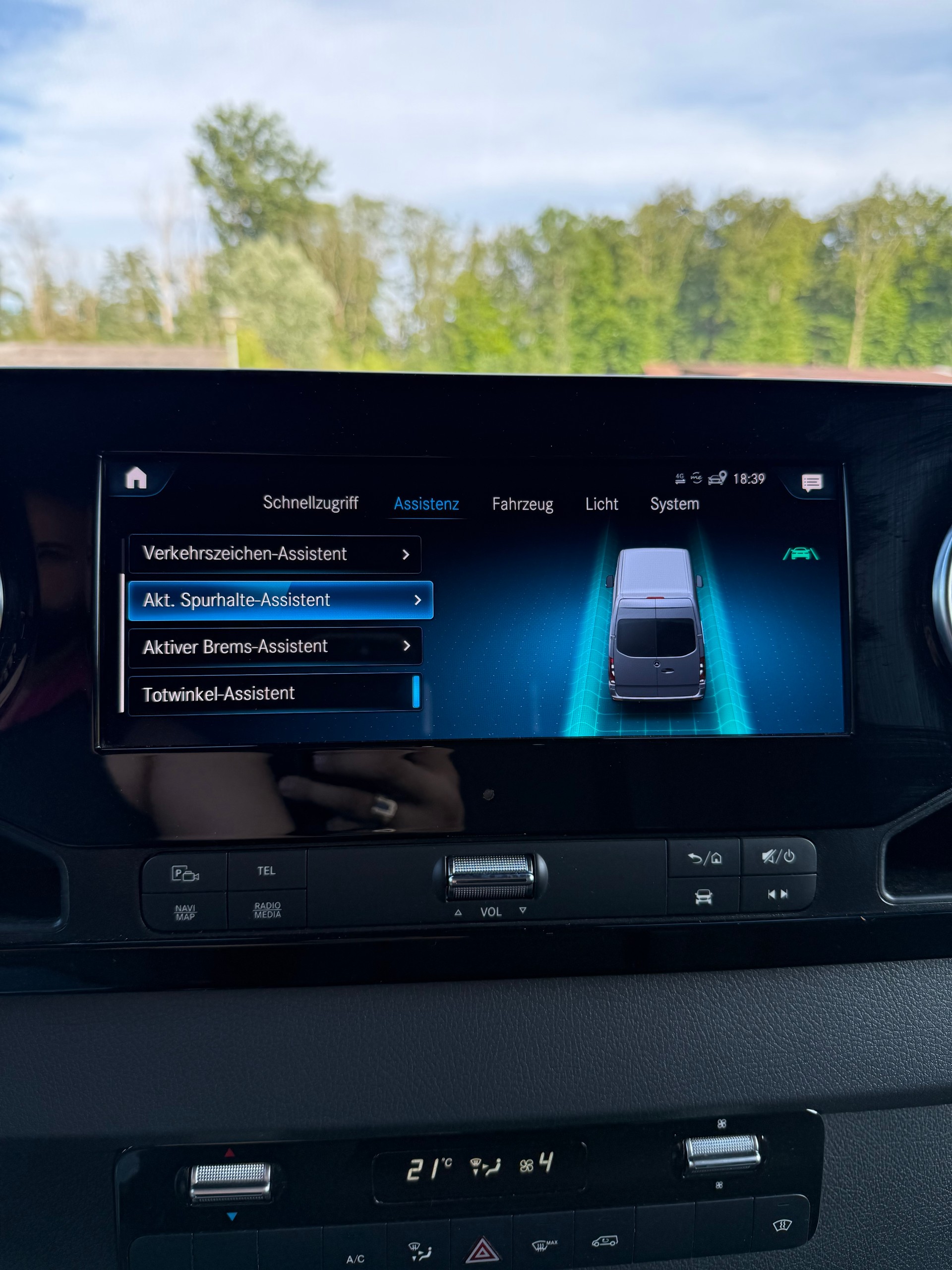 MERCEDES-BENZ Sprinter 319 CDI Standard 9G-TRONIC-image-14