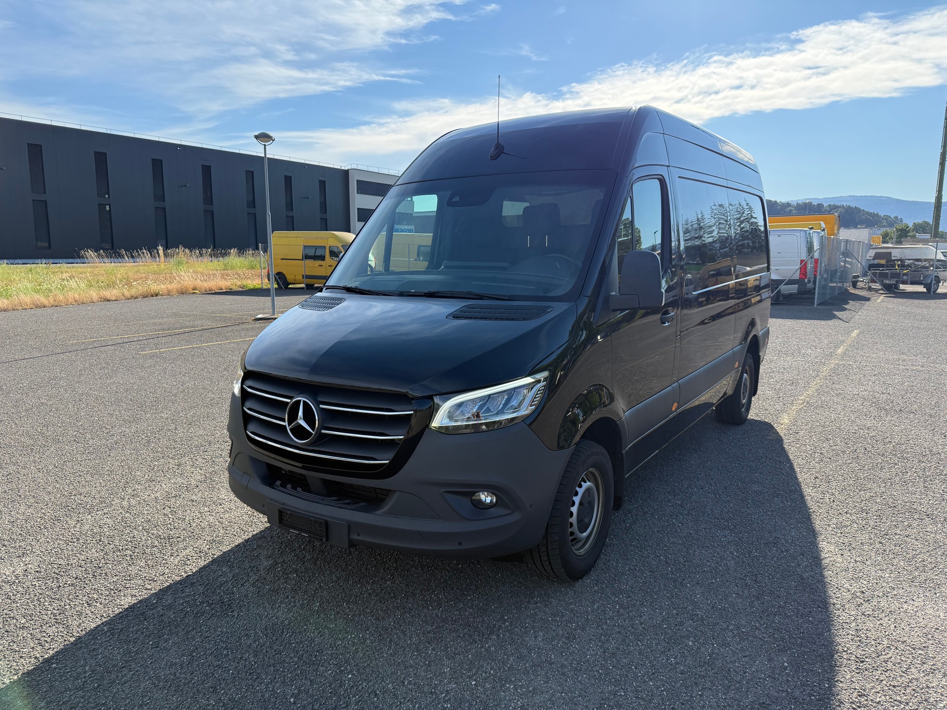 MERCEDES-BENZ Sprinter 319 CDI Standard 9G-TRONIC
