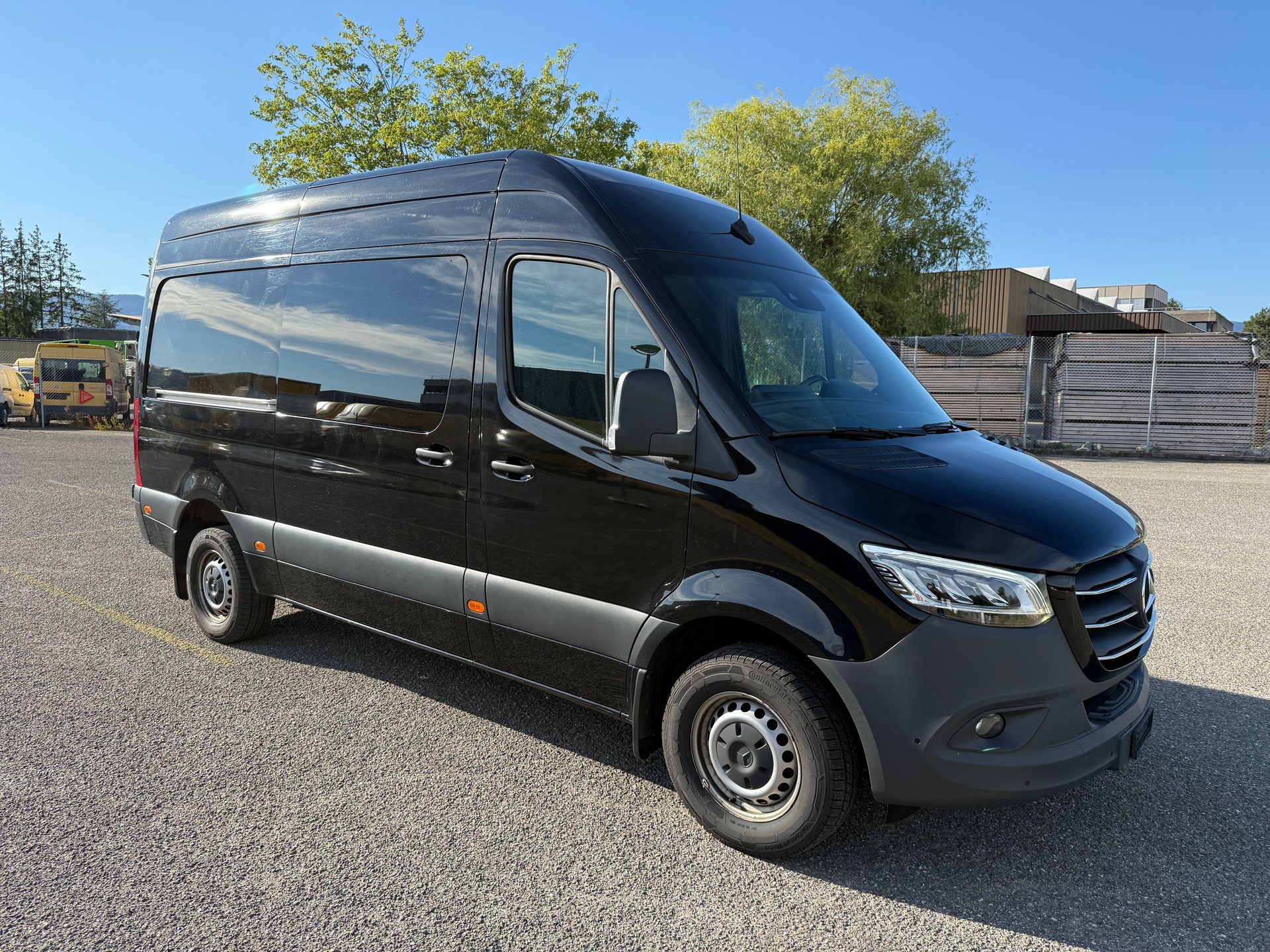MERCEDES-BENZ Sprinter 319 CDI Standard 9G-TRONIC-image-1