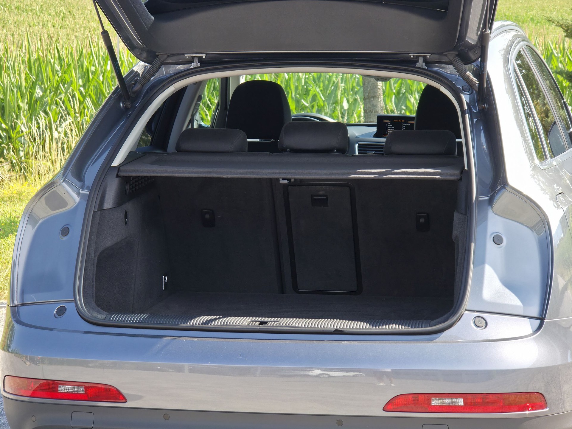AUDI Q3 2.0 TFSI quattro-image-8