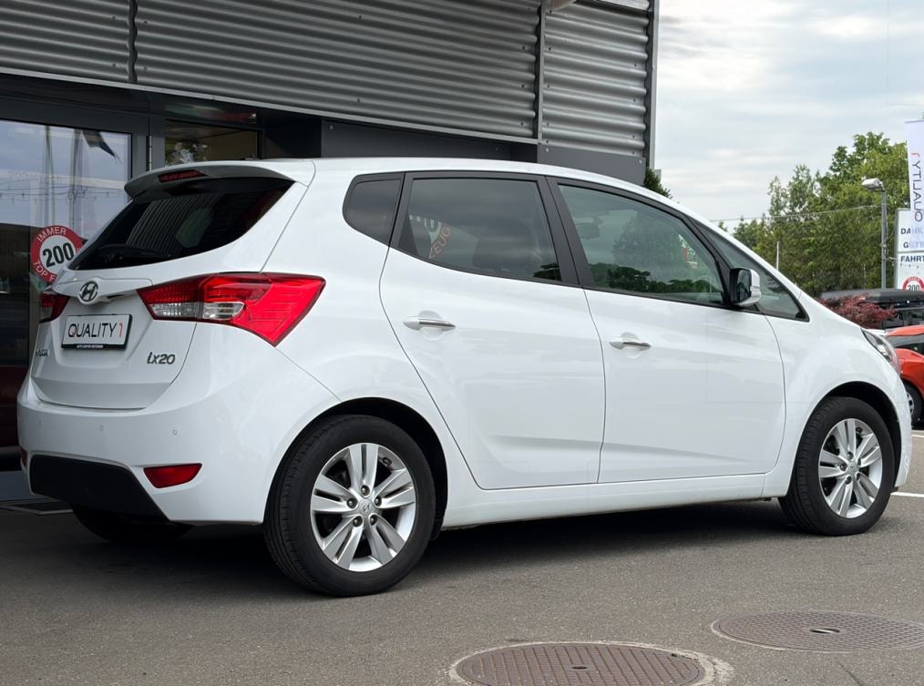HYUNDAI iX20 1.6 Amplia Automatic-showroom-element-2