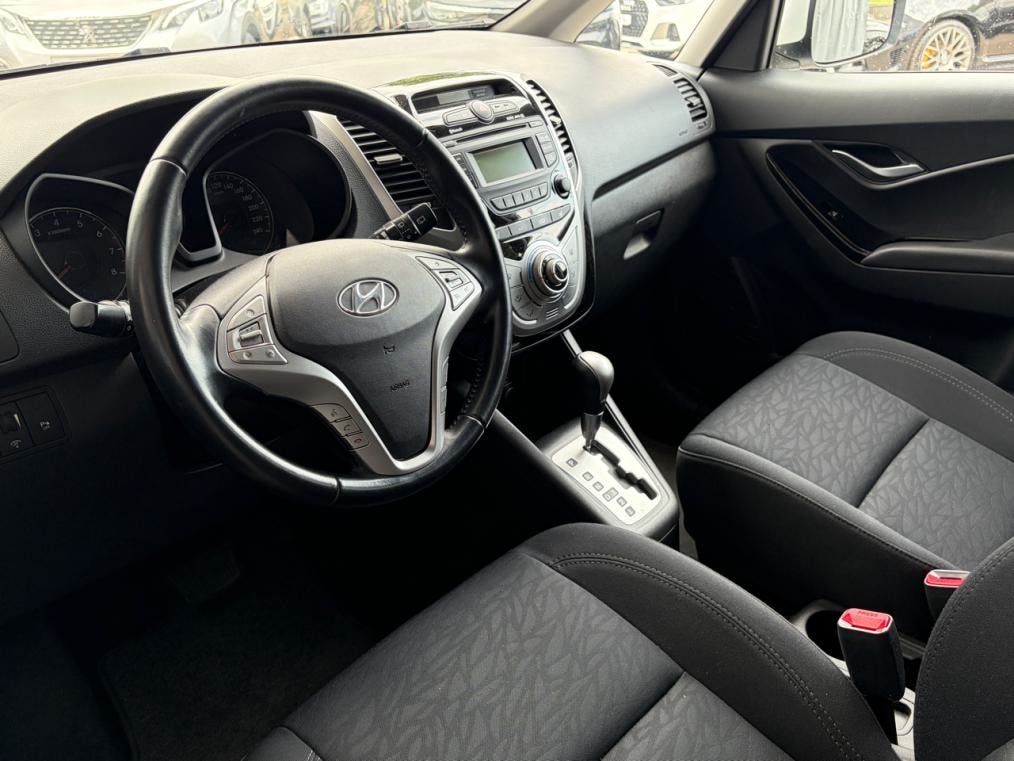 HYUNDAI iX20 1.6 Amplia Automatic-showroom-element-3