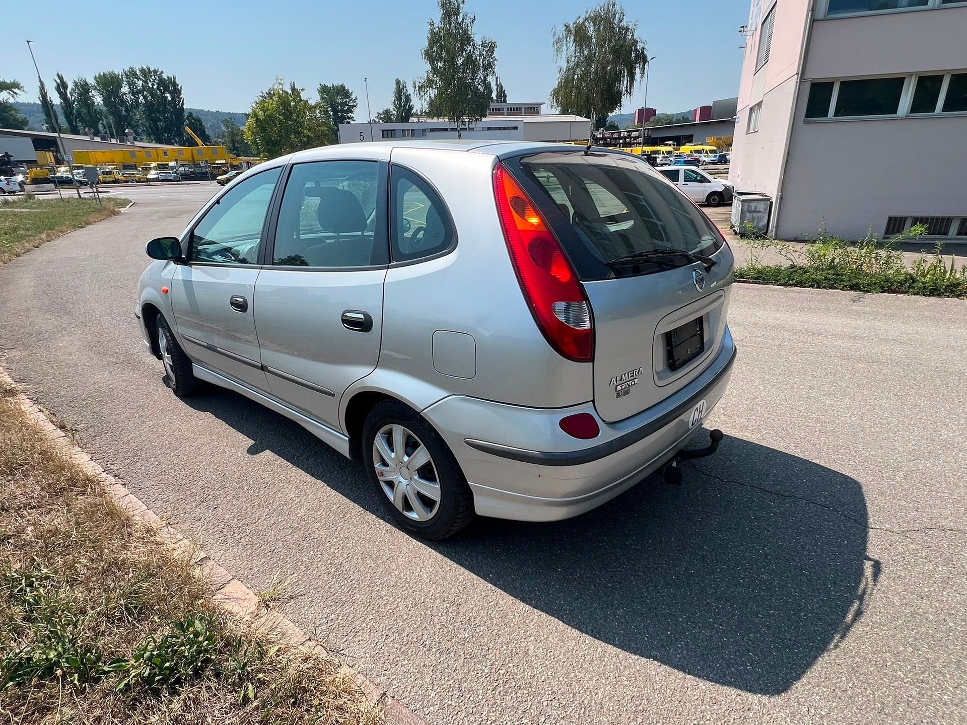 NISSAN ALMERA Automatic Mit MFK-showroom-element-1