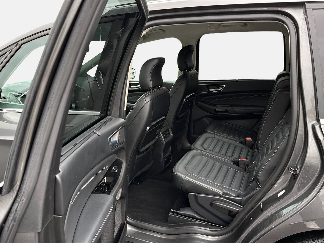 FORD Galaxy 2.5 Hybrid Titanium 7P-image-11