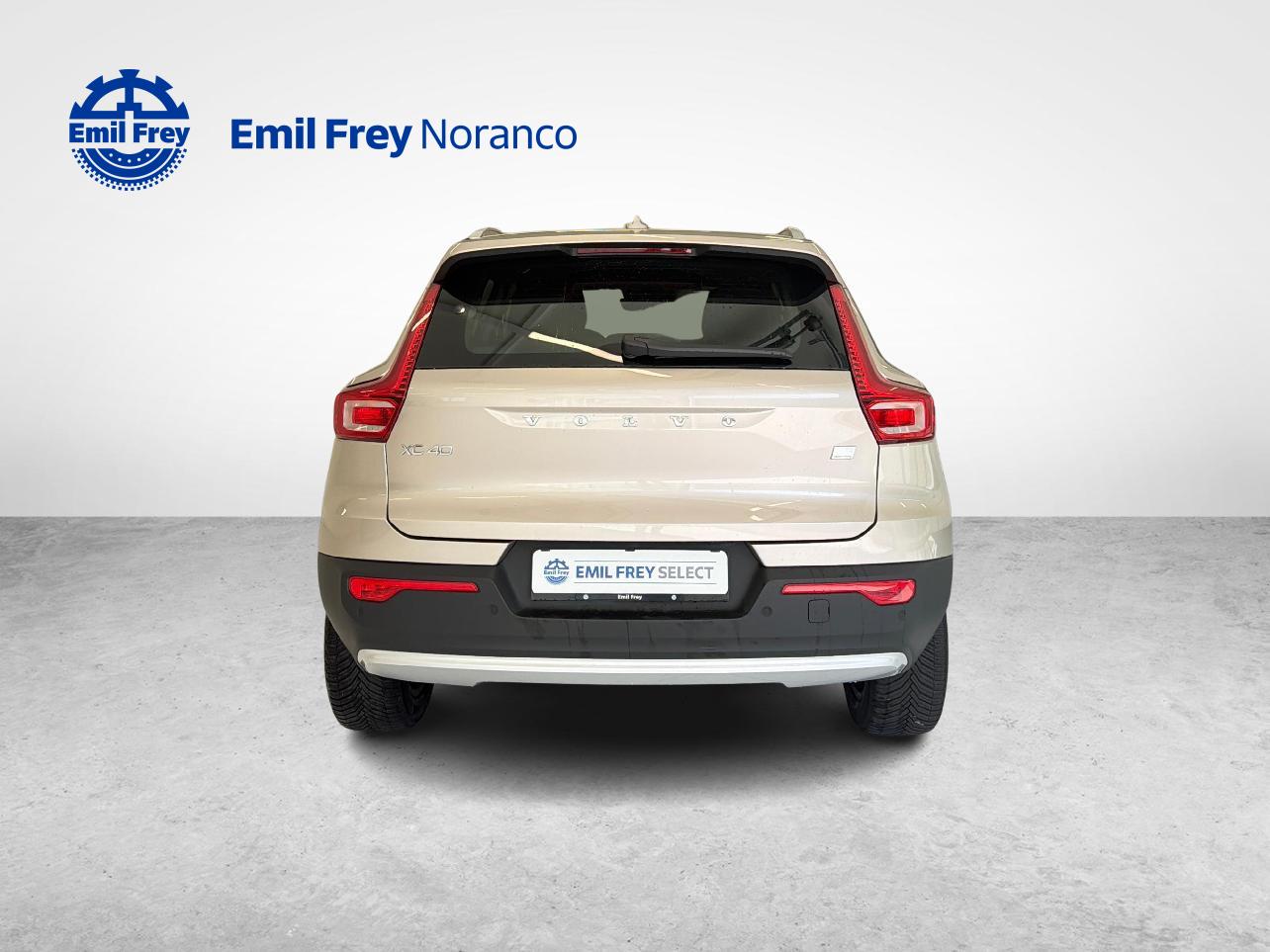 VOLVO XC40 1.5 T5 PiH Plus Bright-image-4