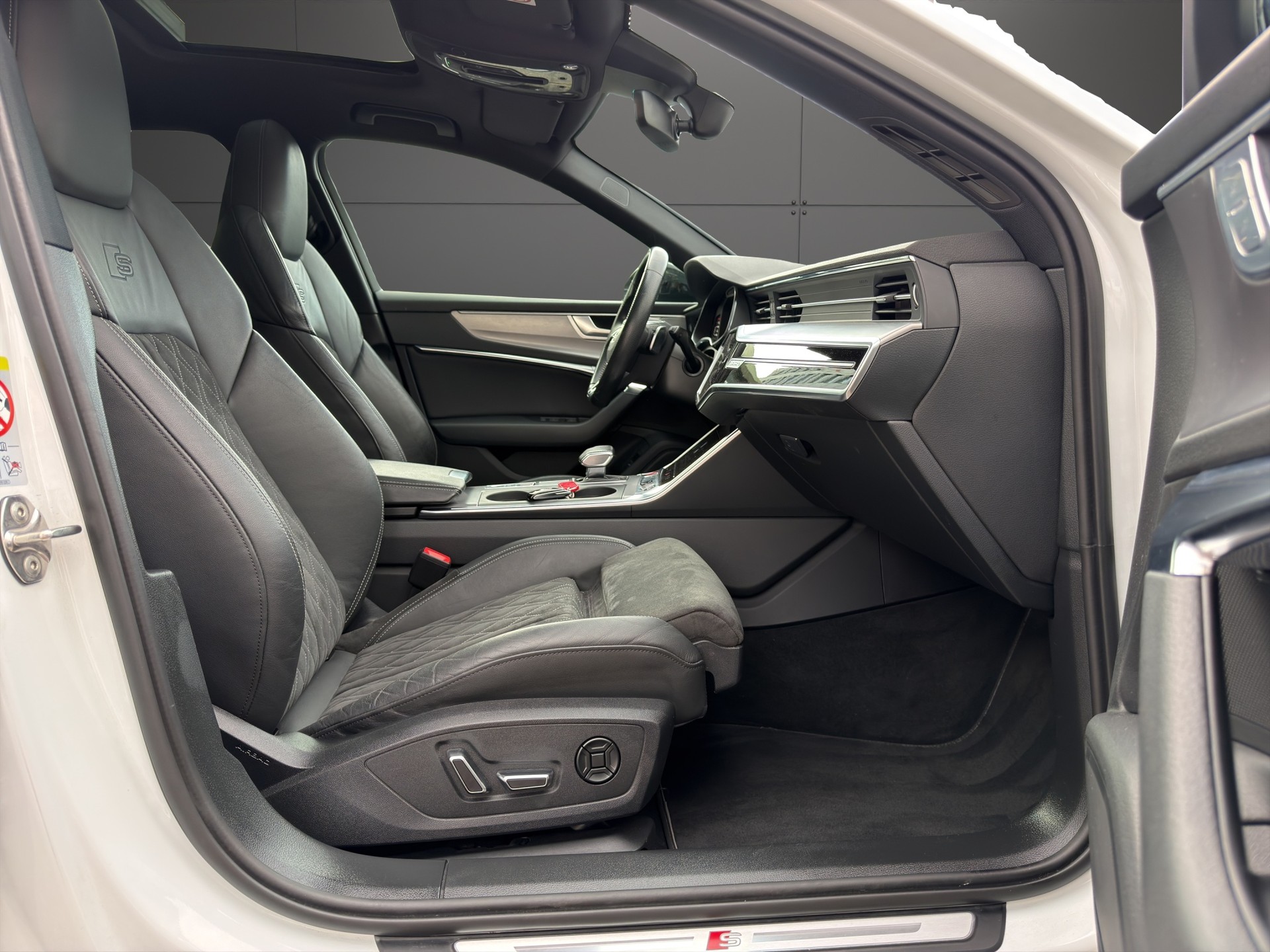 AUDI S6 Avant 3.0 TDI quattro tiptronic Pano/AHK/MFK-image-14