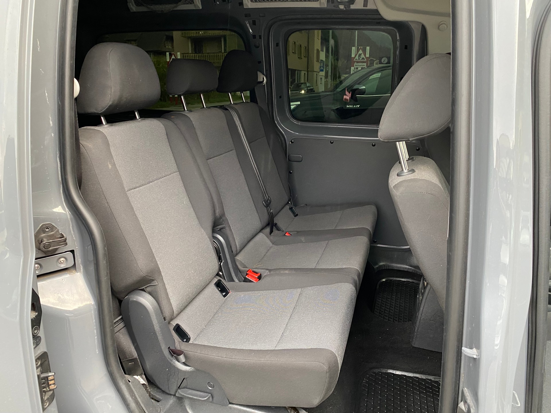 VW Caddy Maxi 2.0TDI 4Motion BlueMotion Technology-image-7