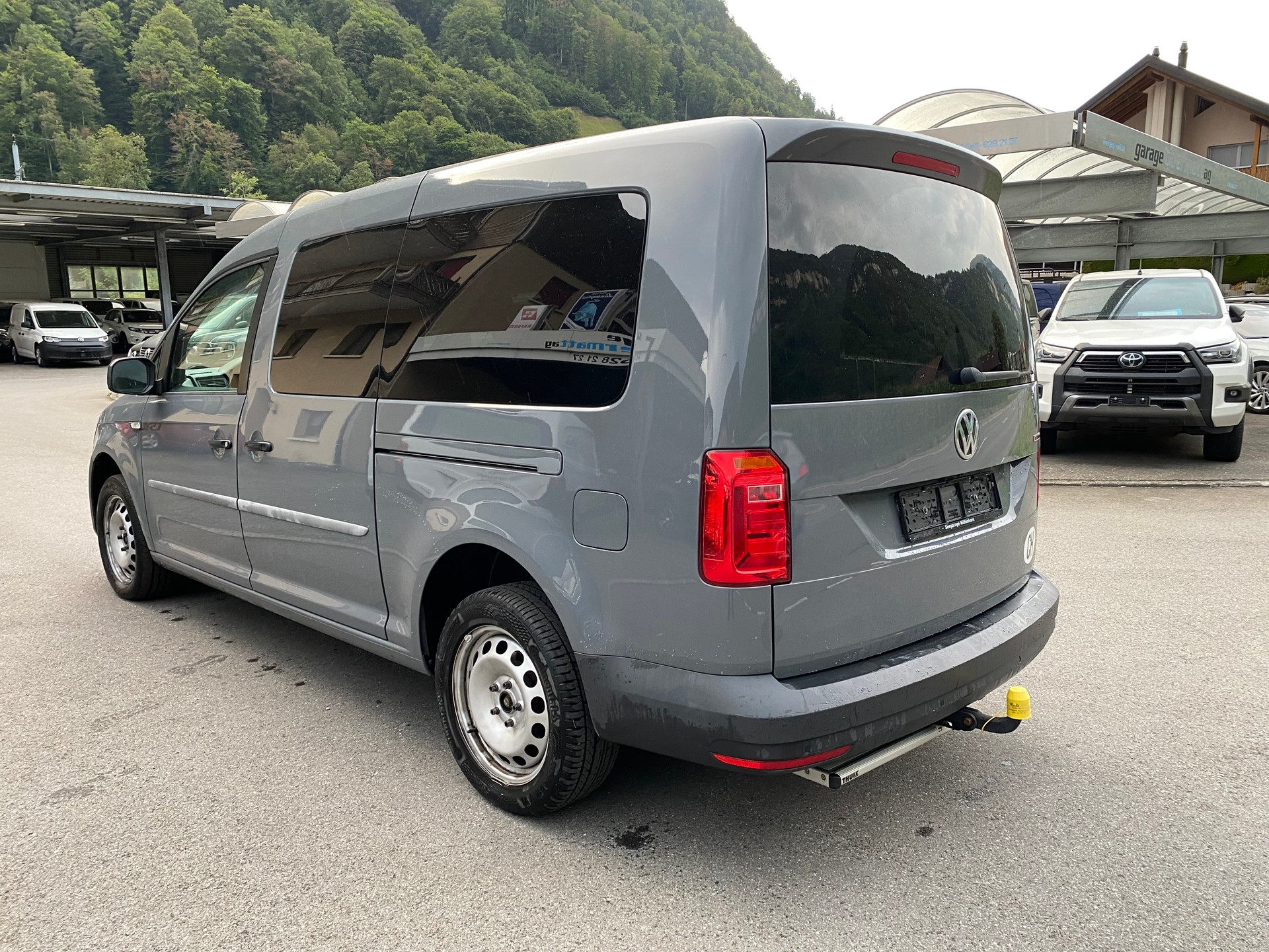VW Caddy Maxi 2.0TDI 4Motion BlueMotion Technology-image-11