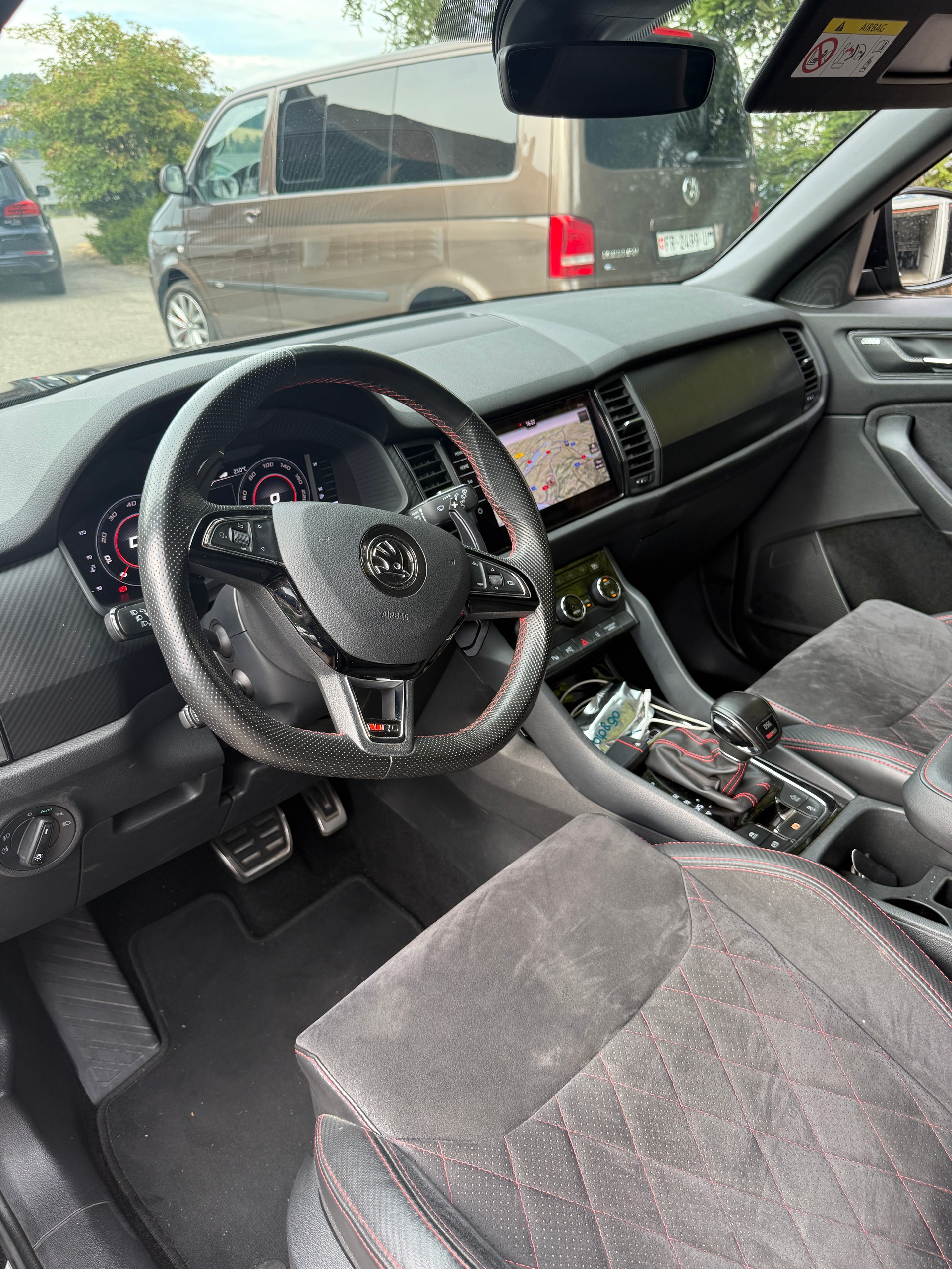 SKODA Kodiaq 2.0 Bi-TDI SCR RS 4x4 DSG-image-11