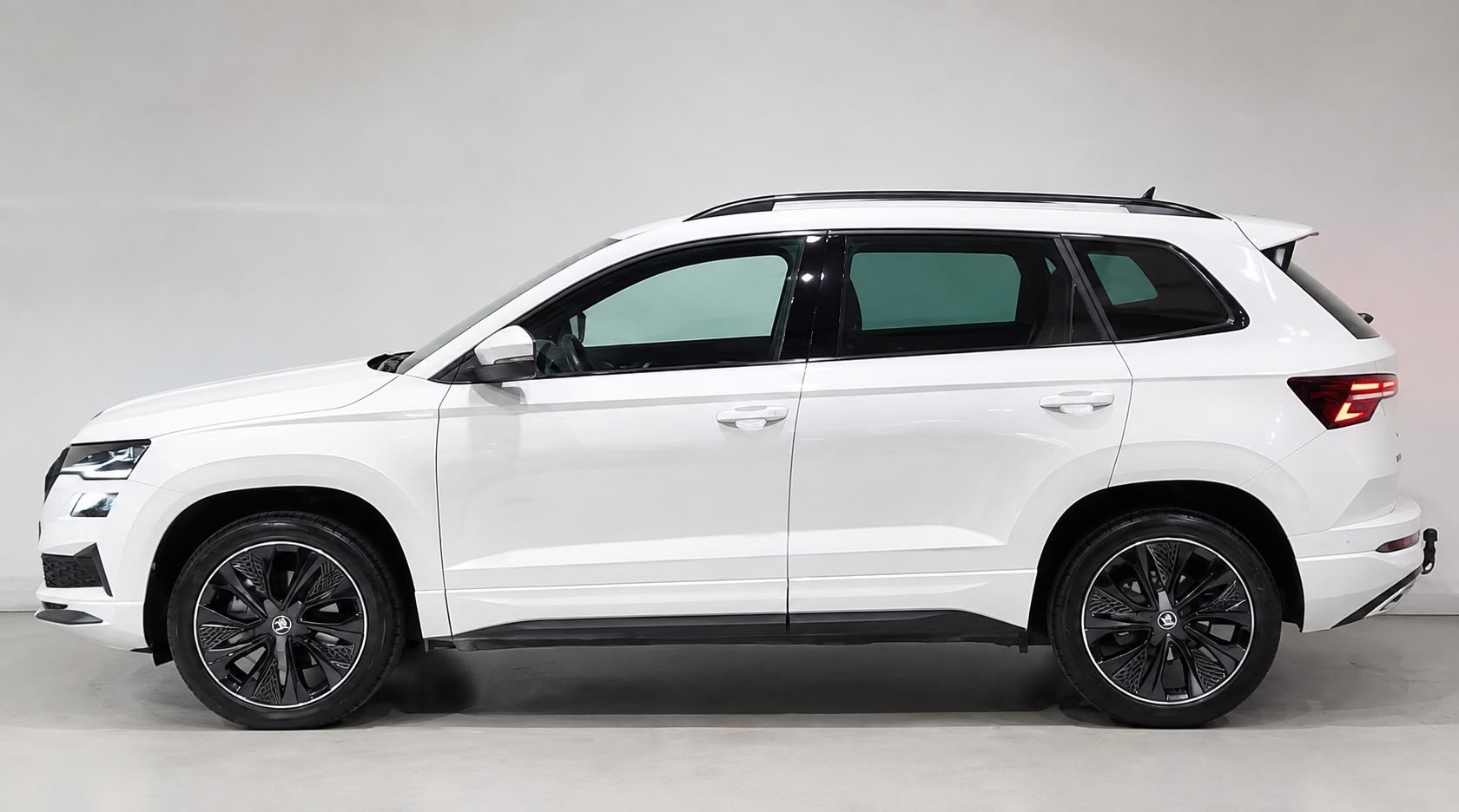 SKODA Karoq 1.5 TSI SportLine DSG-showroom-element-1