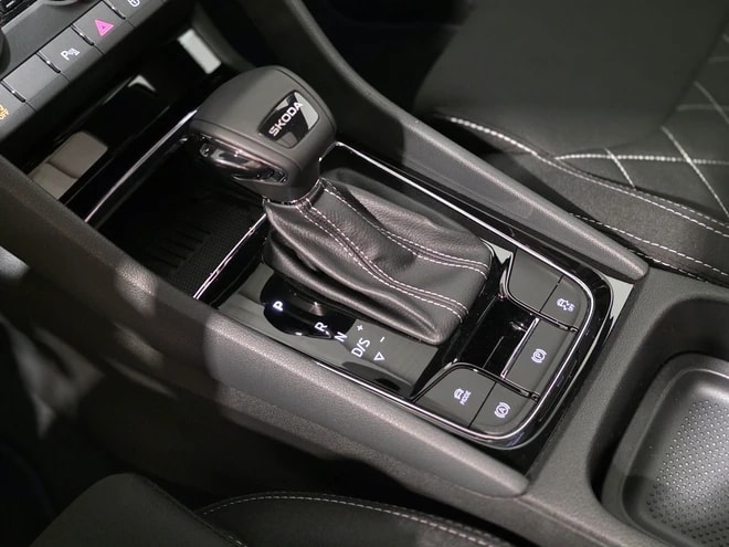 SKODA Karoq 1.5 TSI SportLine DSG-image-13