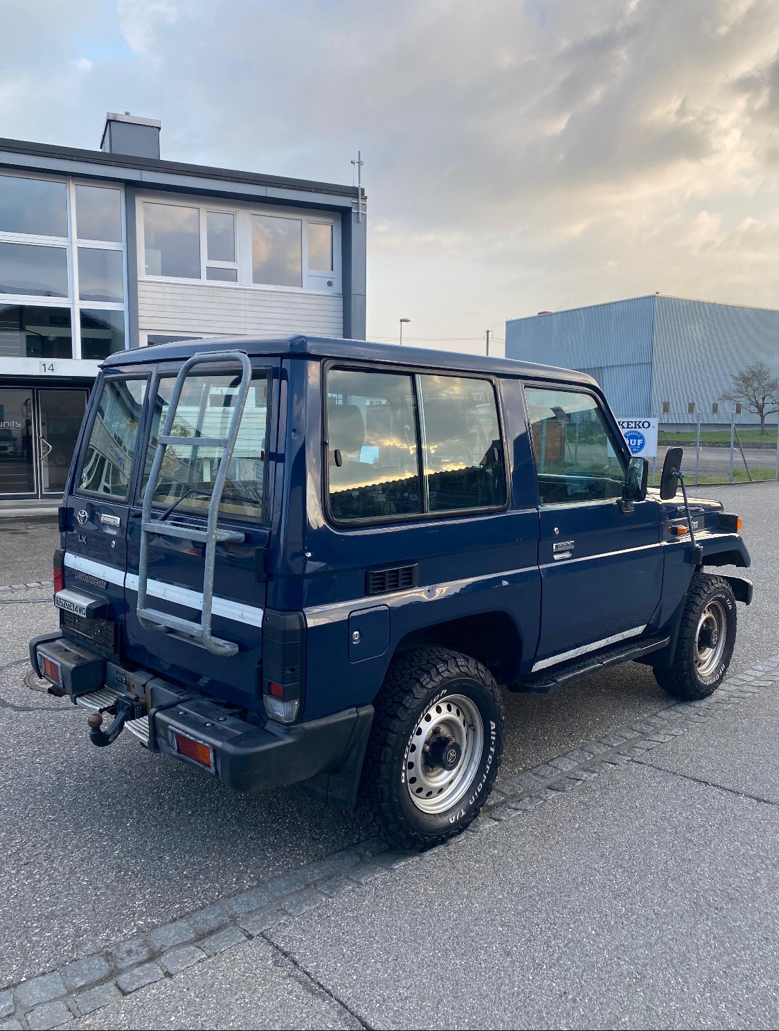 TOYOTA Land Cruiser 400 HdT 4.2 D-image-4