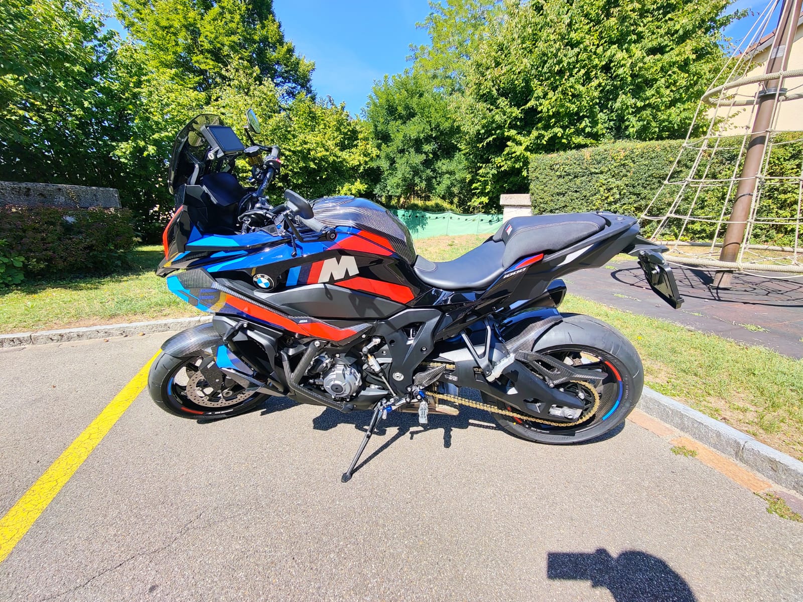 BMW M 1000 XR-image-1