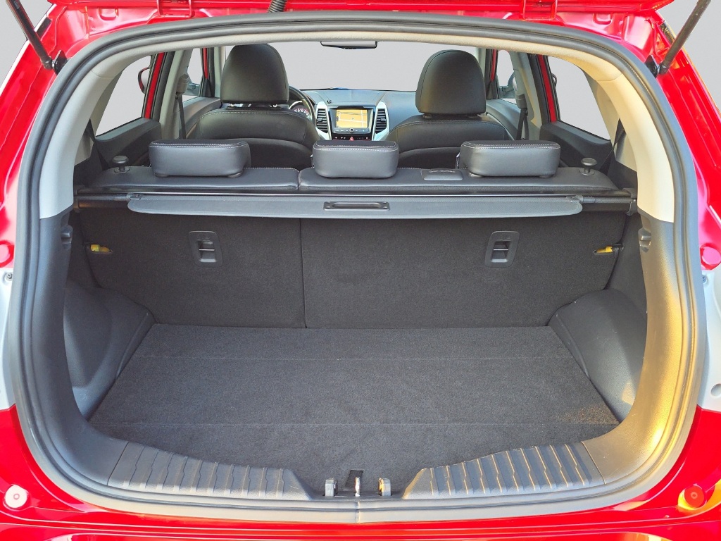 KGM-SsangYong Tivoli 1.6 e-XDi Sapphire 4WD-image-11