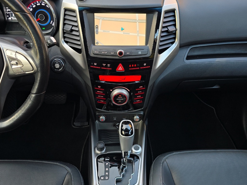 KGM-SsangYong Tivoli 1.6 e-XDi Sapphire 4WD-image-14