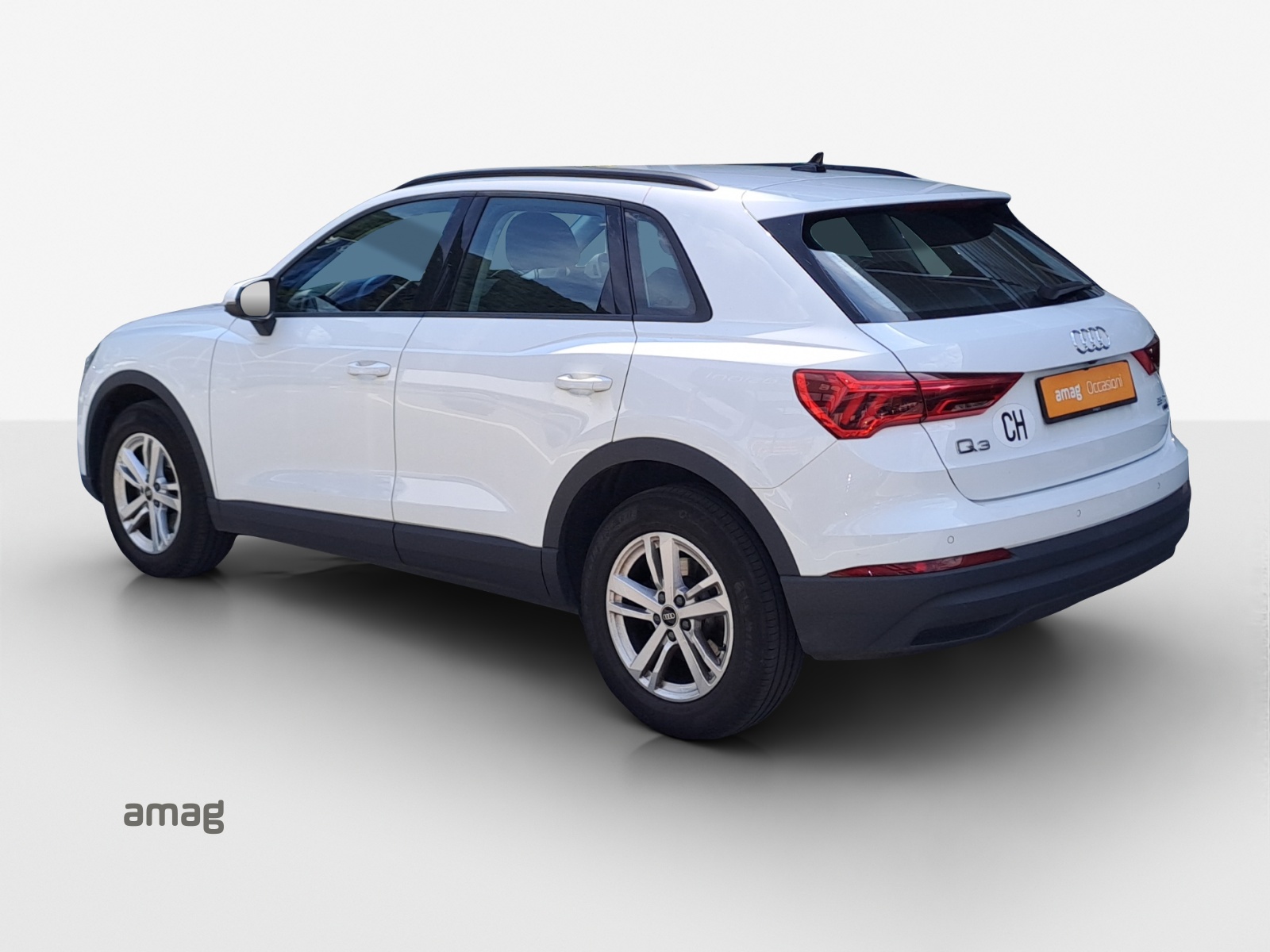 AUDI Q3 35 TDI quattro S-tronic-showroom-element-2