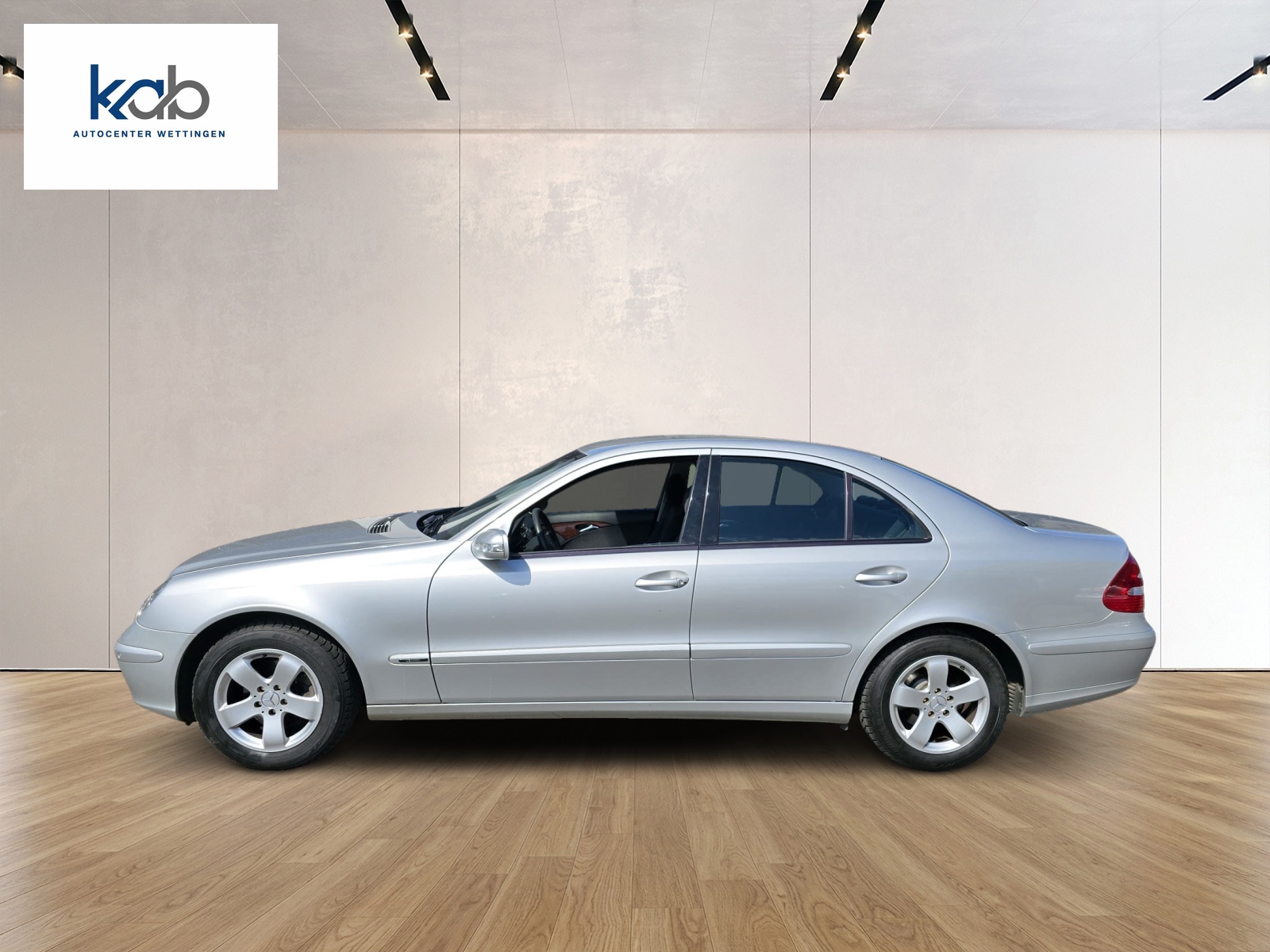 MERCEDES-BENZ E220 CDI Classic-image-8