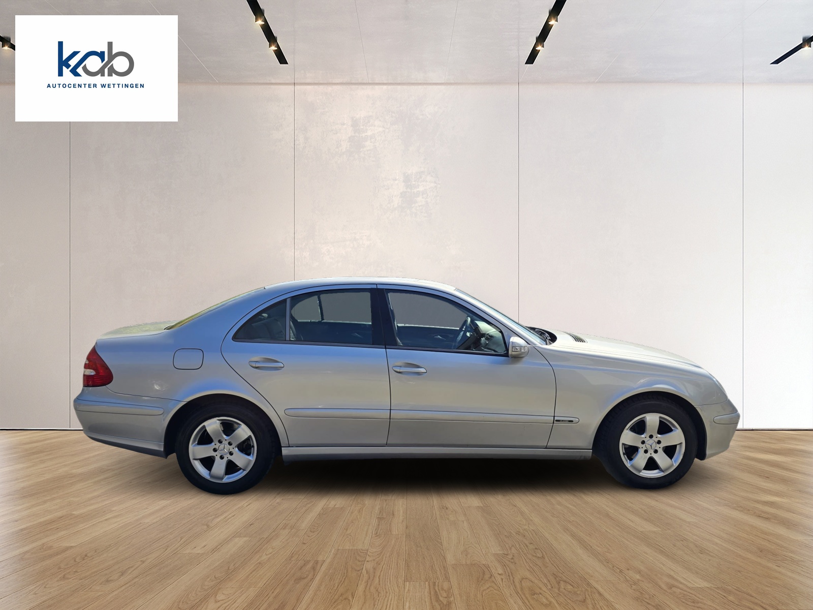 MERCEDES-BENZ E220 CDI Classic-image-7