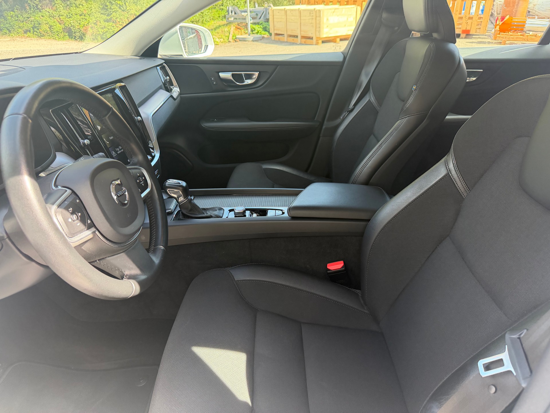 VOLVO V60 D3 Momentum Geartronic-image-9