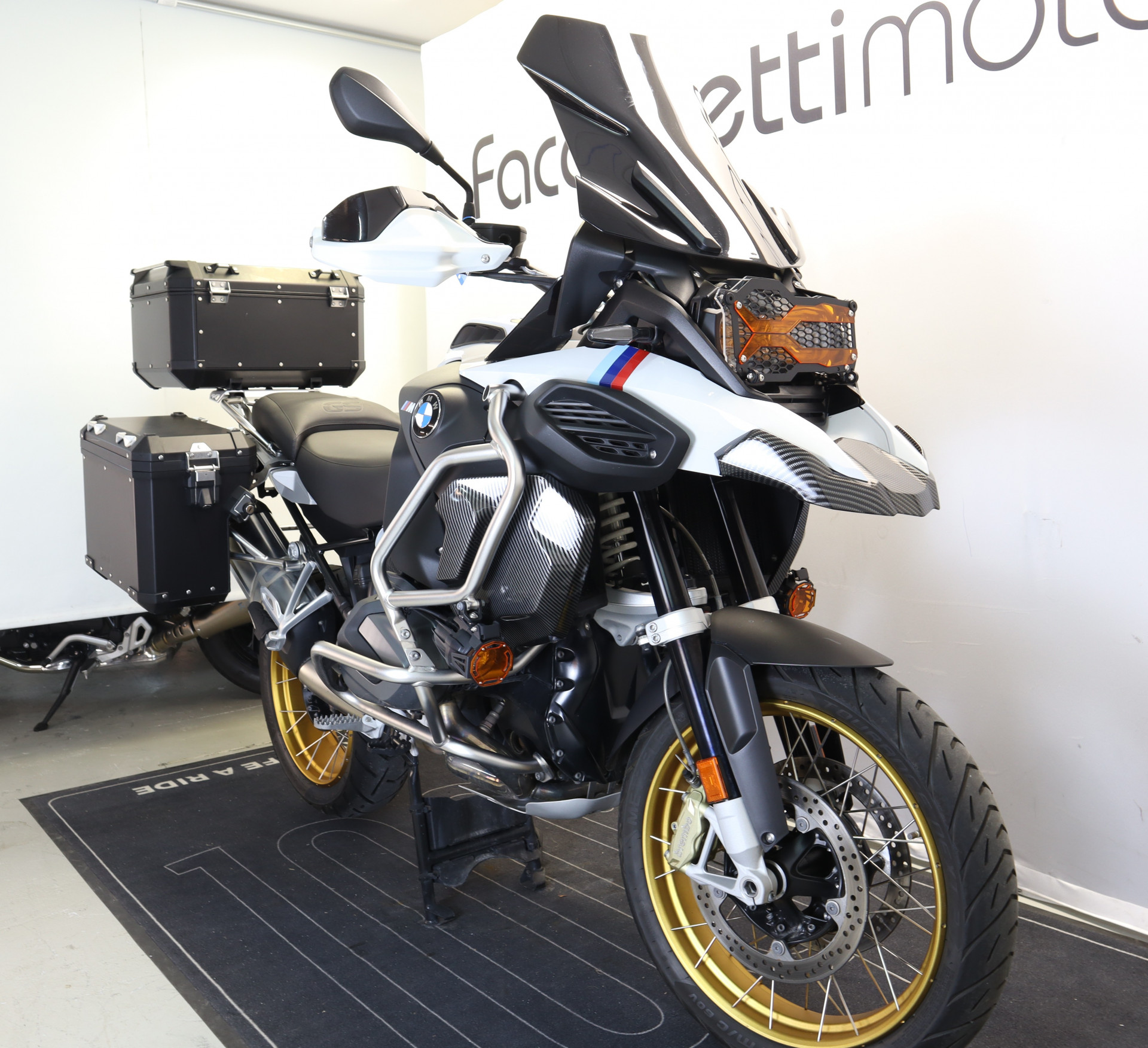 BMW R 1250 GS Adventure-image-3