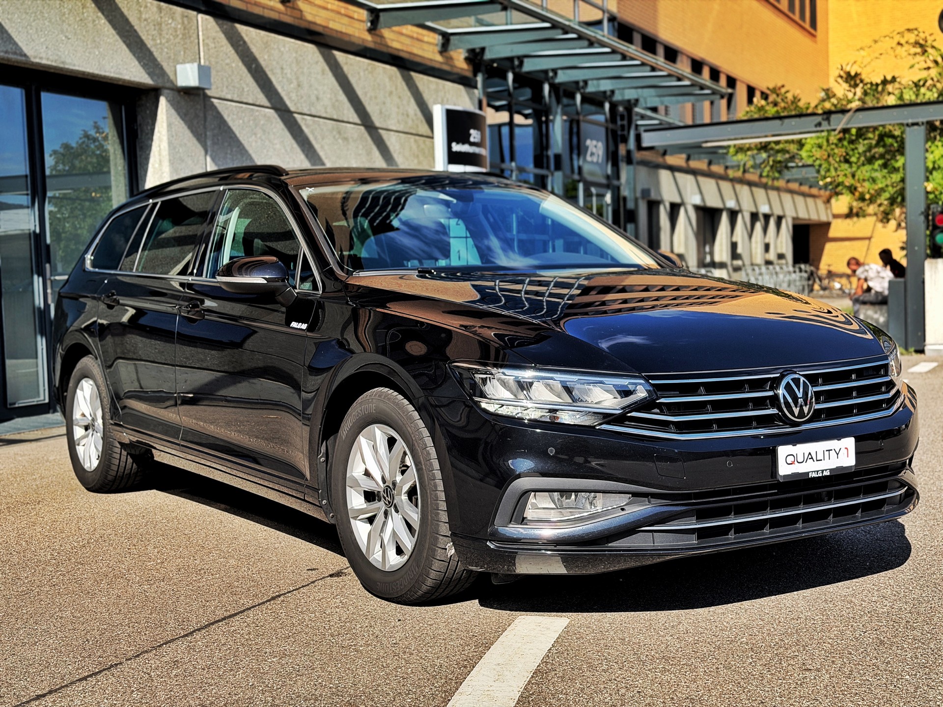 VW Passat 2.0 TDI BMT Business DSG-showroom-element-3