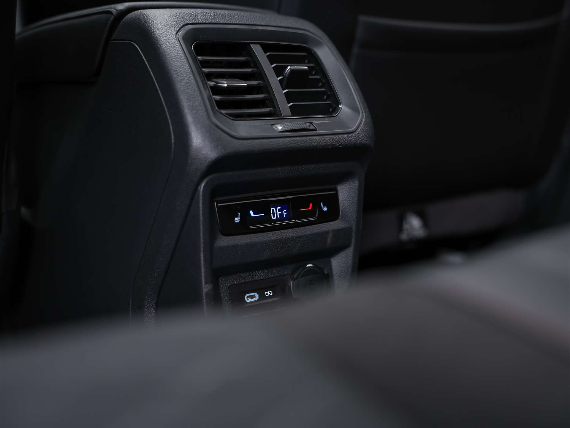 SEAT Tarraco 2.0 TDI CR FR 4Drive DSG *7 Sitze*Panorama*Beats*-image-16