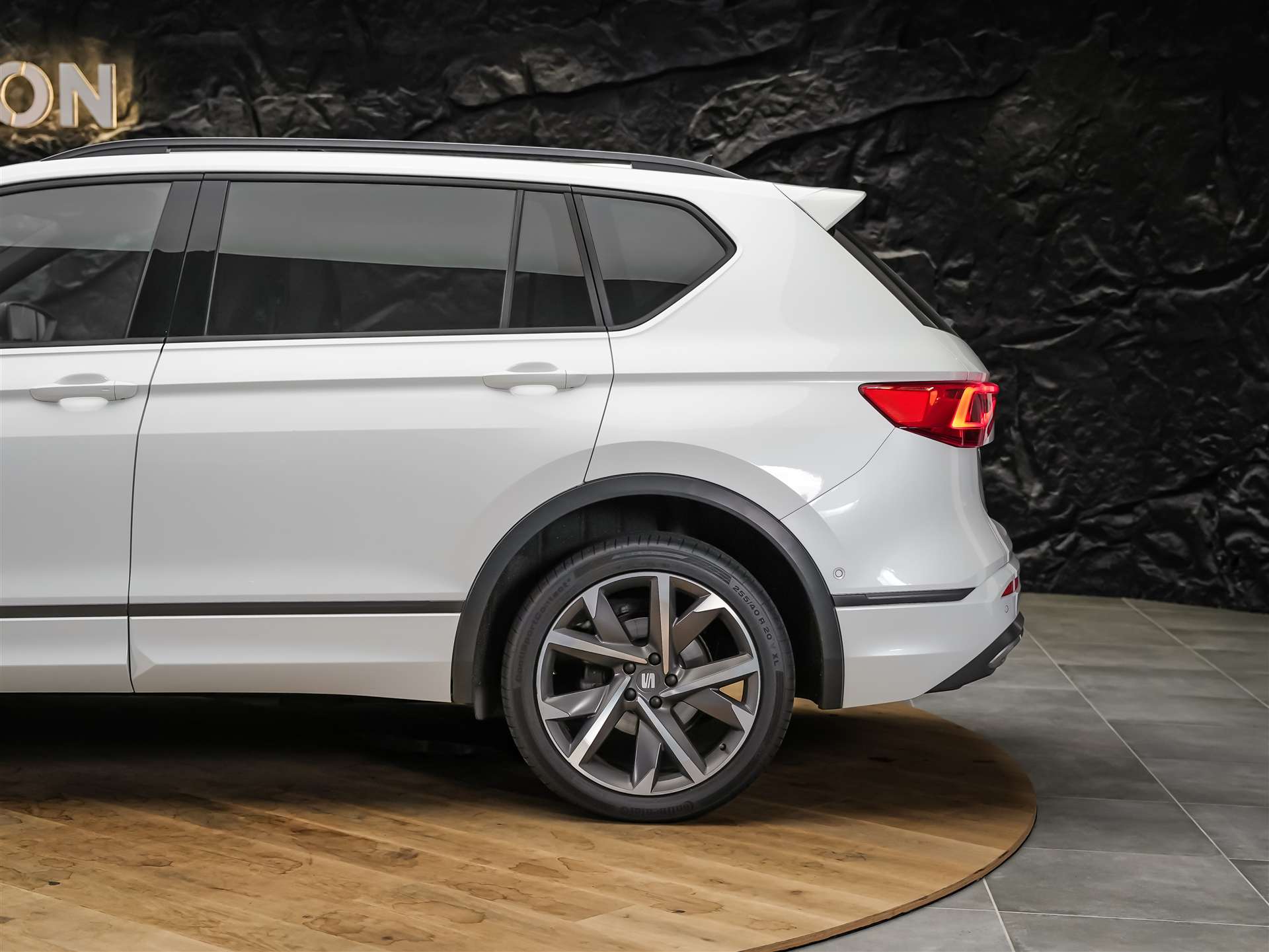 SEAT Tarraco 2.0 TDI CR FR 4Drive DSG *7 Sitze*Panorama*Beats*-image-20
