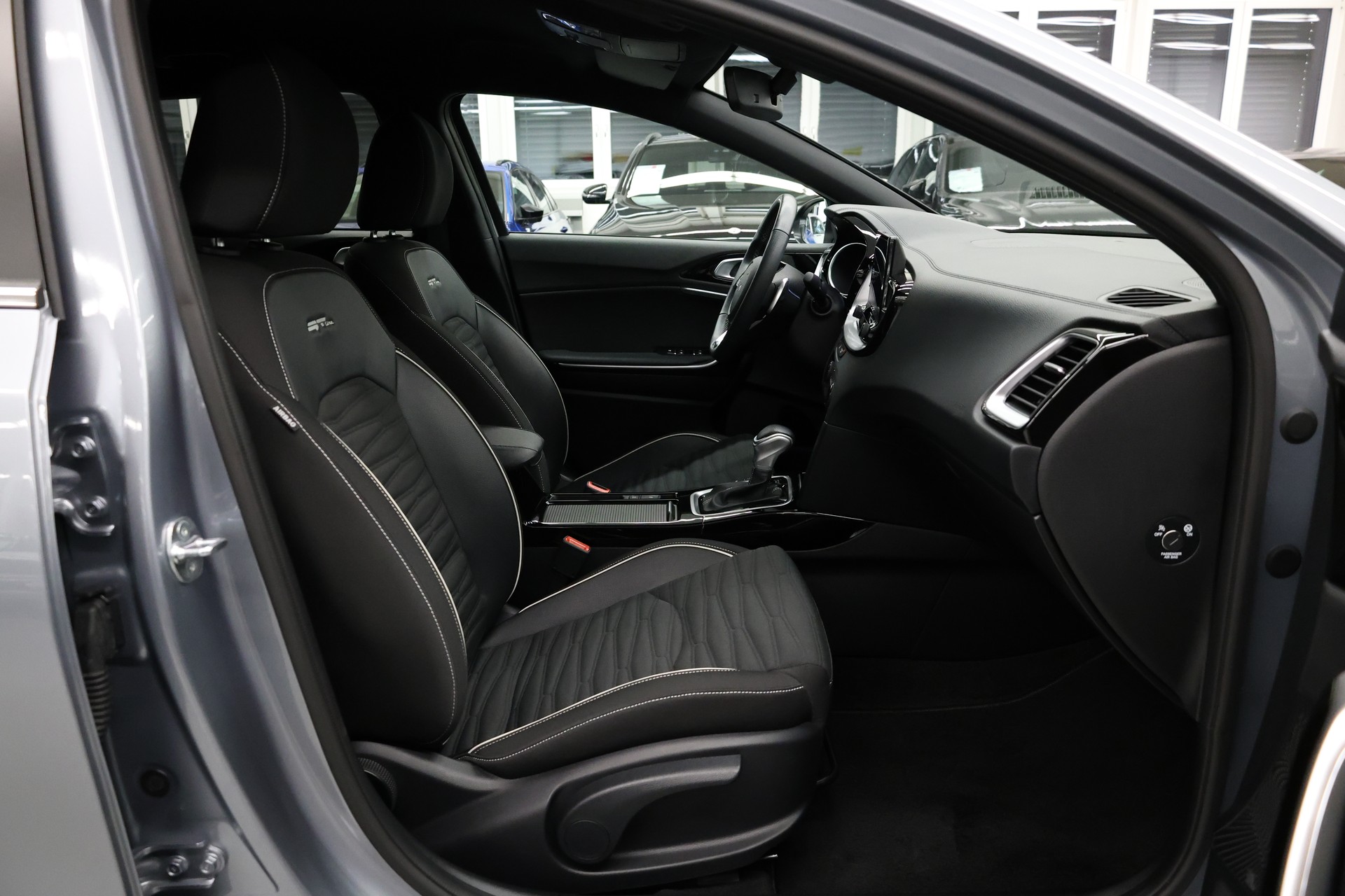 KIA Ceed SW 1.5 T-GDi GT-Line-image-23