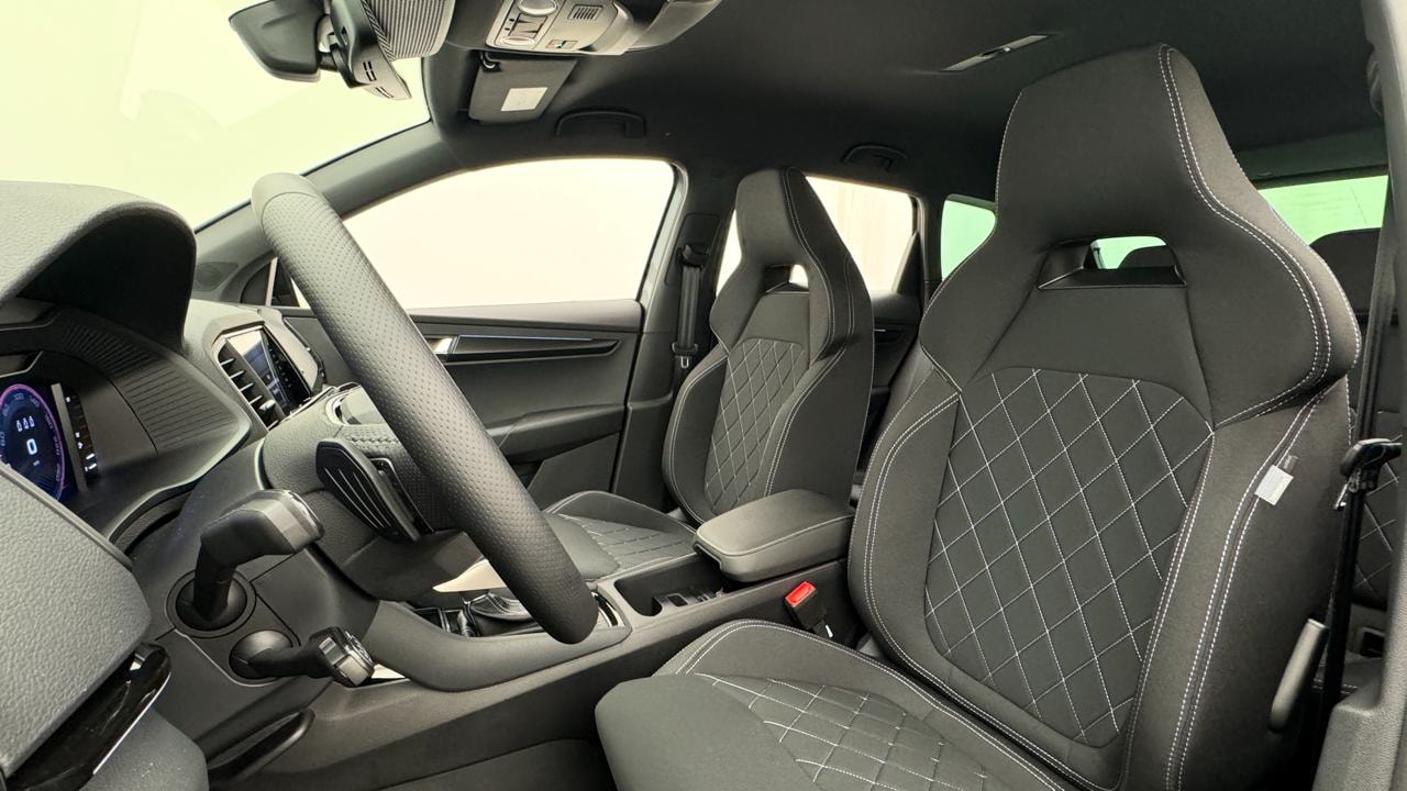 SKODA Karoq 1.5 TSI SportLine DSG-image-4