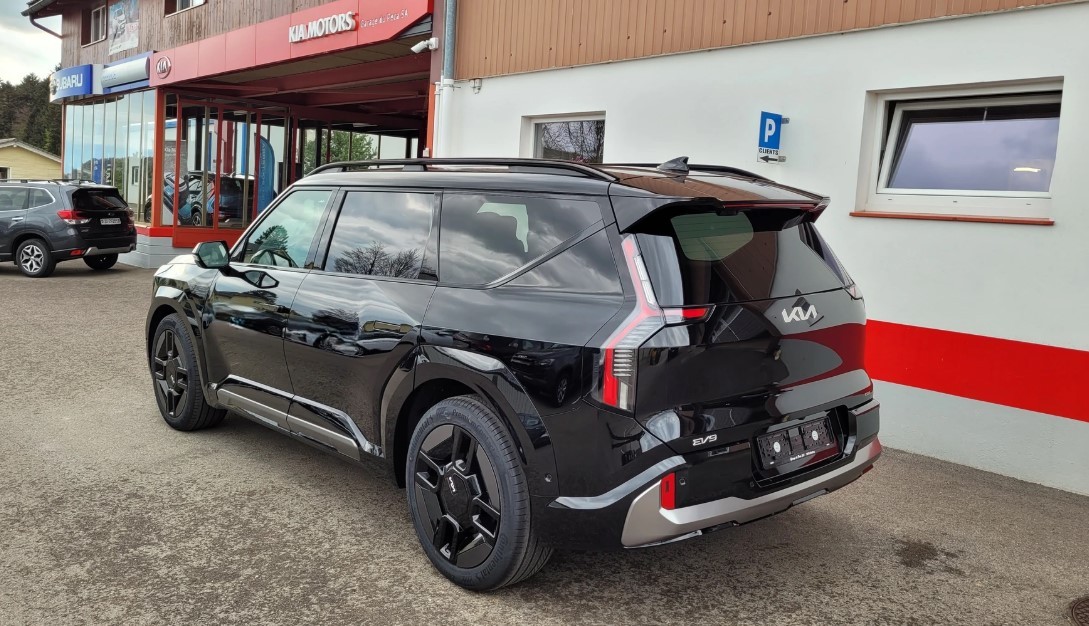 KIA EV9 99,8 kWh GT-Line-image-1