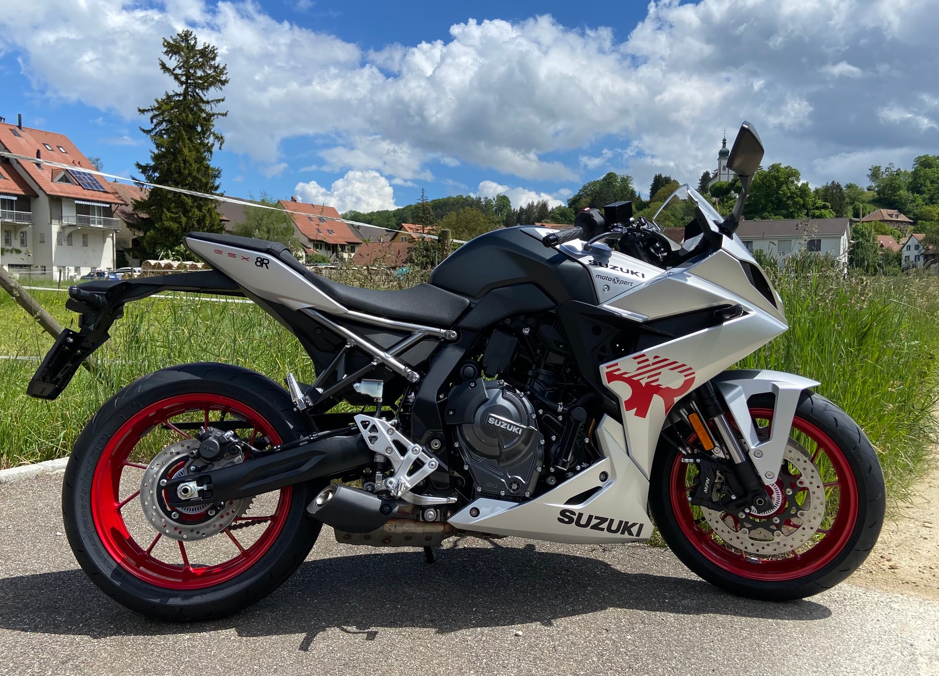 SUZUKI GSX-8R 35 kW Version-image-2