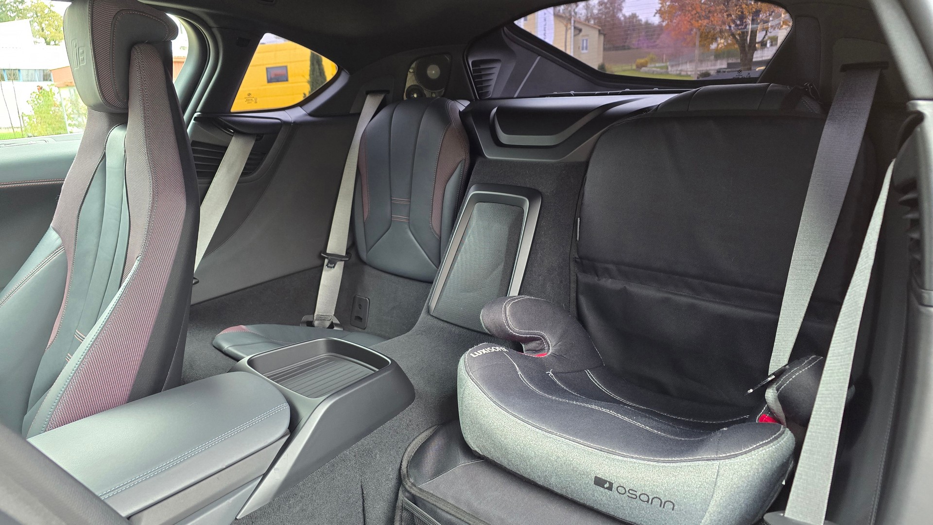 BMW i8 Coupé-image-13