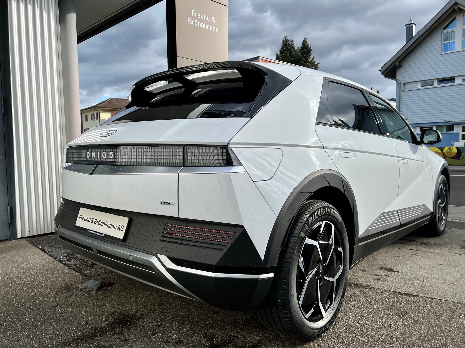 HYUNDAI Ioniq 5 77kWh Origo 4WD-image-4
