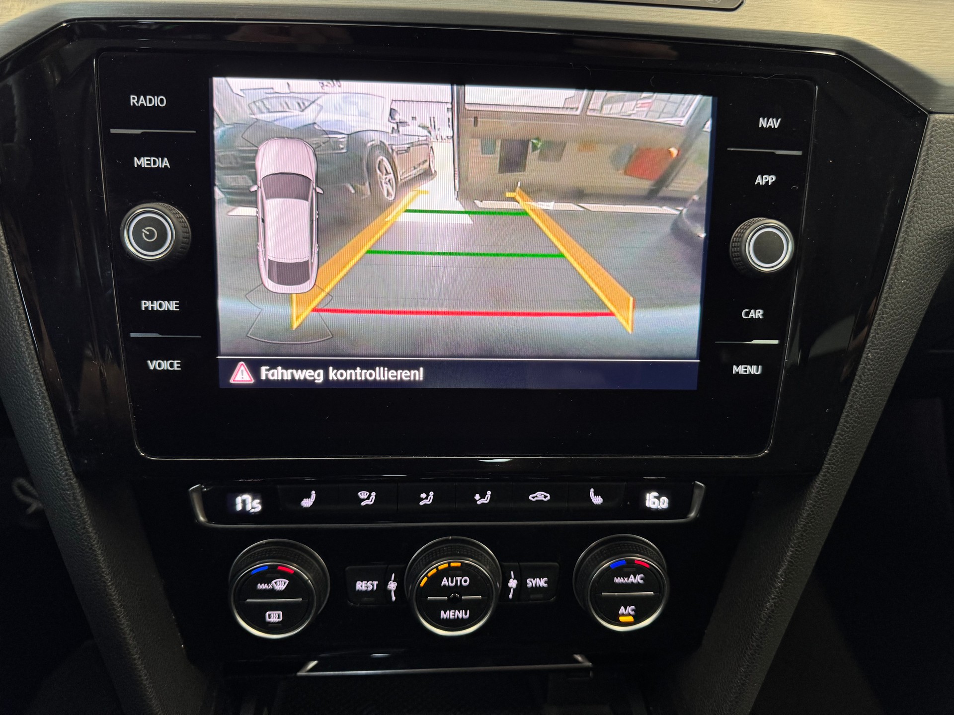 VW Arteon 2.0 TSI BMT DSG-image-17