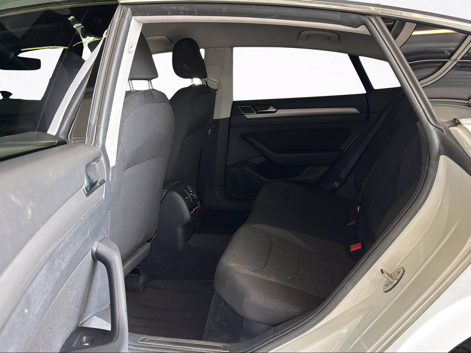VW Arteon 2.0 TSI BMT DSG-image-11