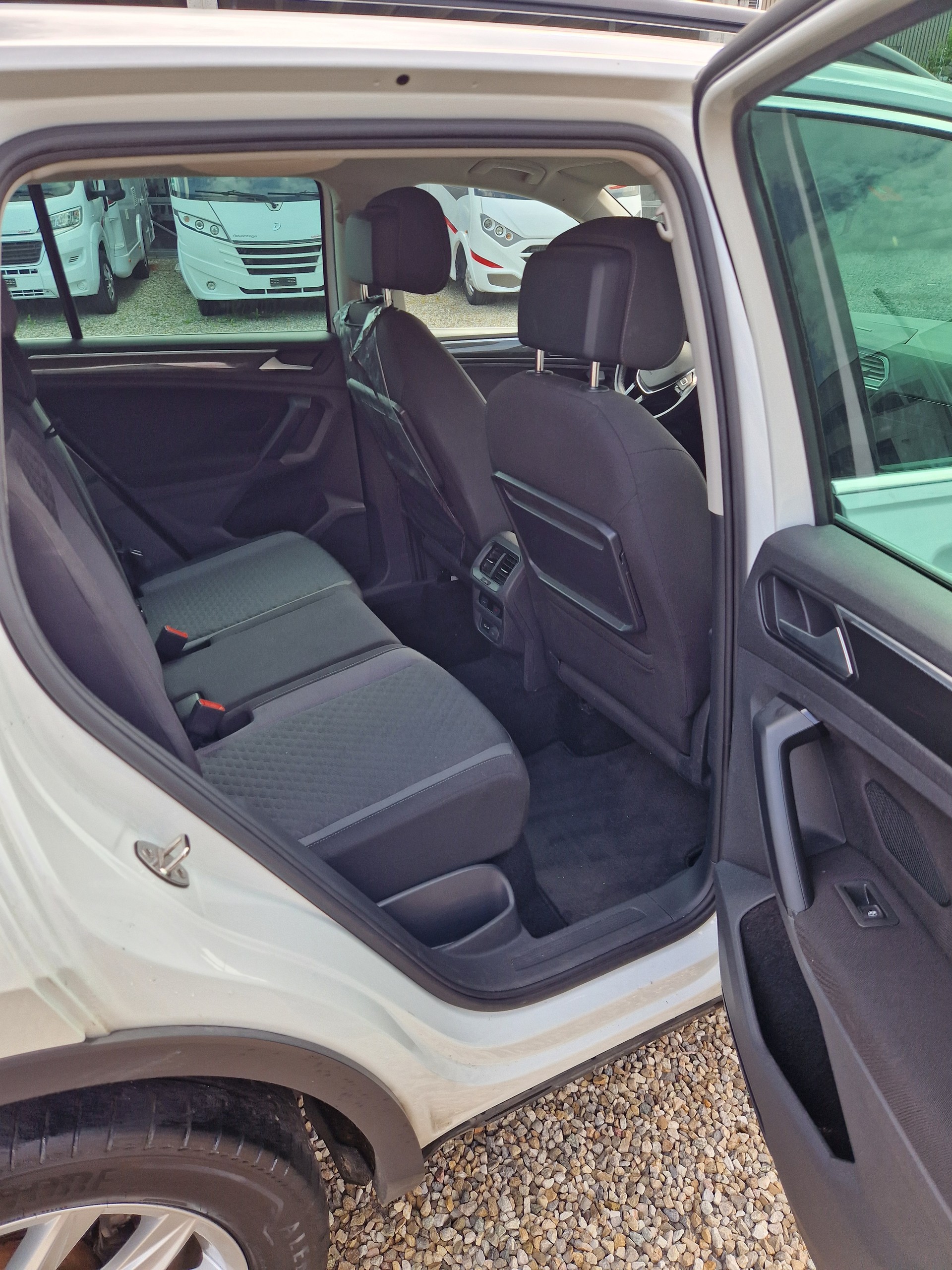 VW Tiguan 2.0 TDI SCR Comfortline 4Motion DSG-image-10