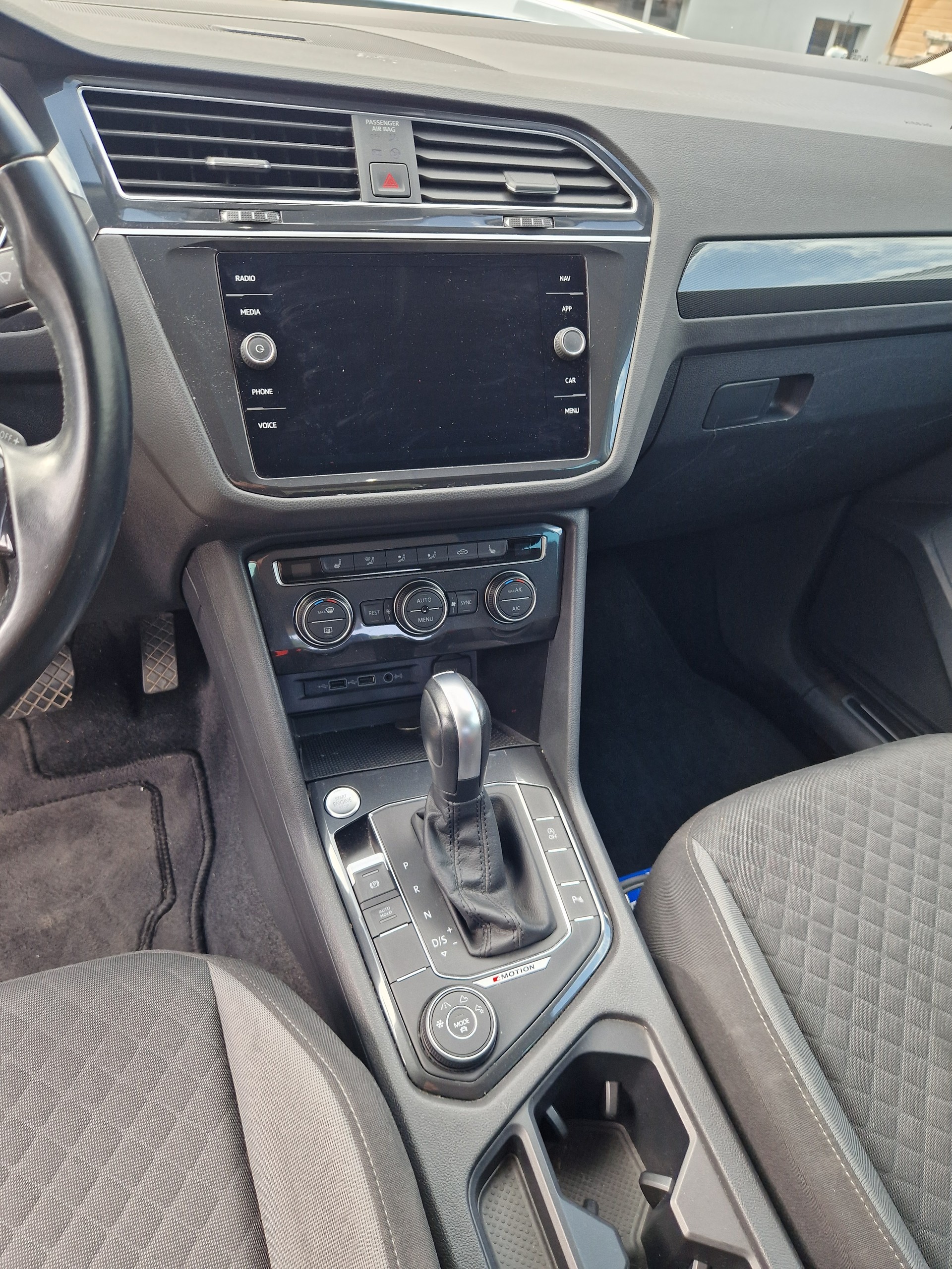VW Tiguan 2.0 TDI SCR Comfortline 4Motion DSG-image-12