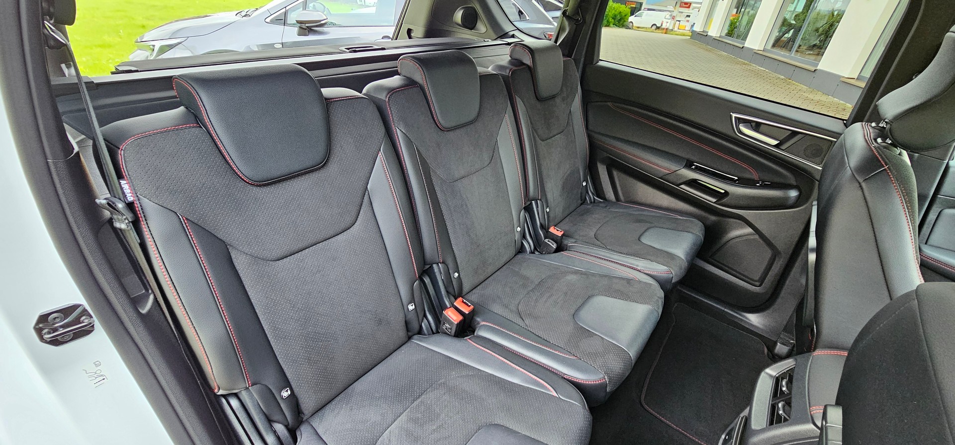 FORD S-Max 2.0 TDCi ST-Line AWD Automatic-image-19