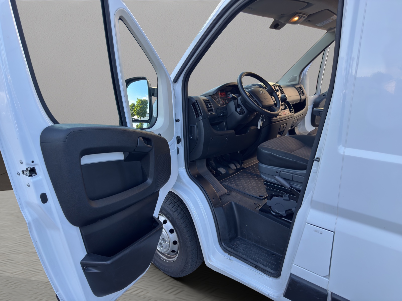 CITROEN Jumper 35 2.2 BlueHDi 140 L3H2-image-12
