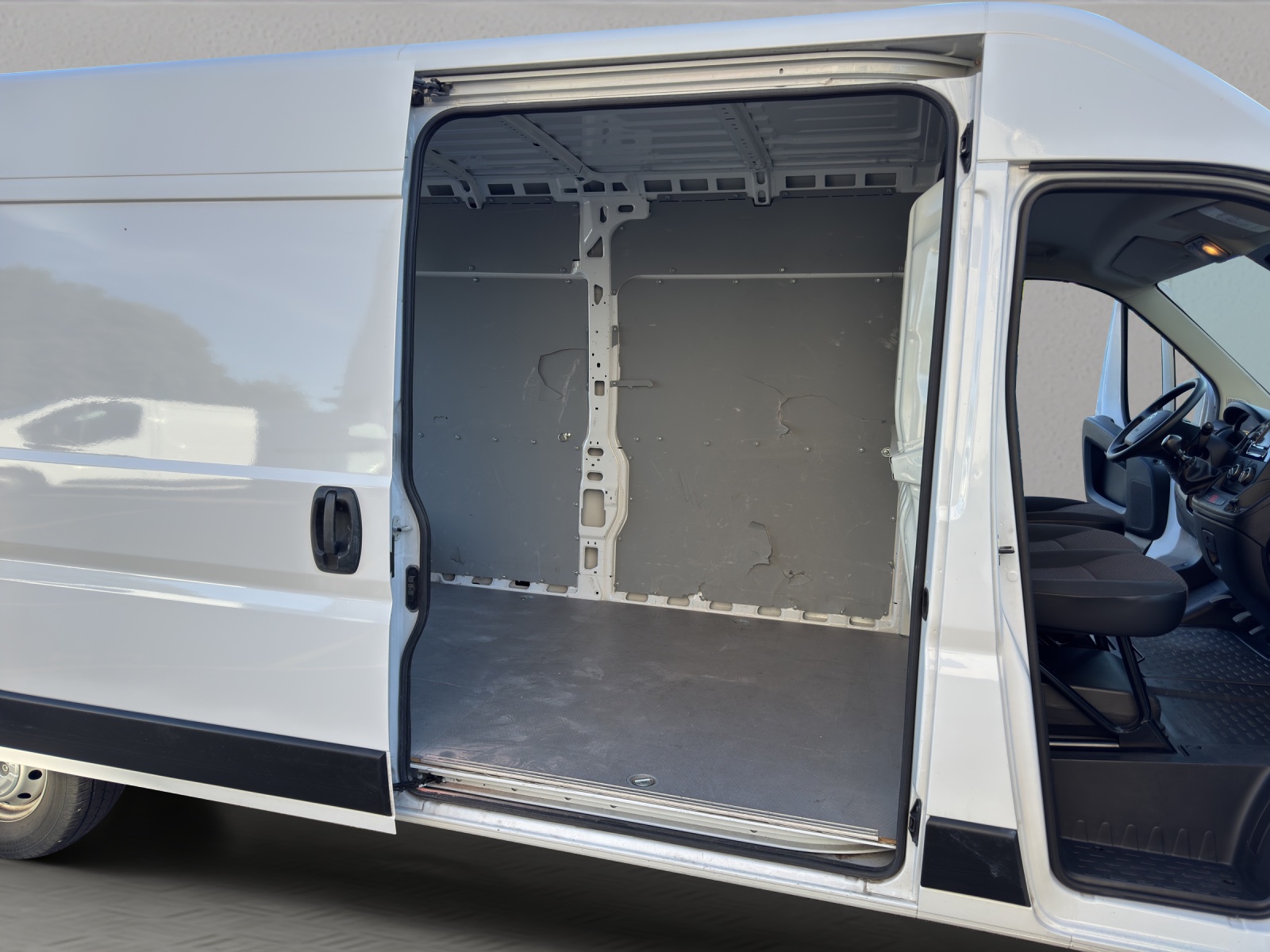 CITROEN Jumper 35 2.2 BlueHDi 140 L3H2-image-18