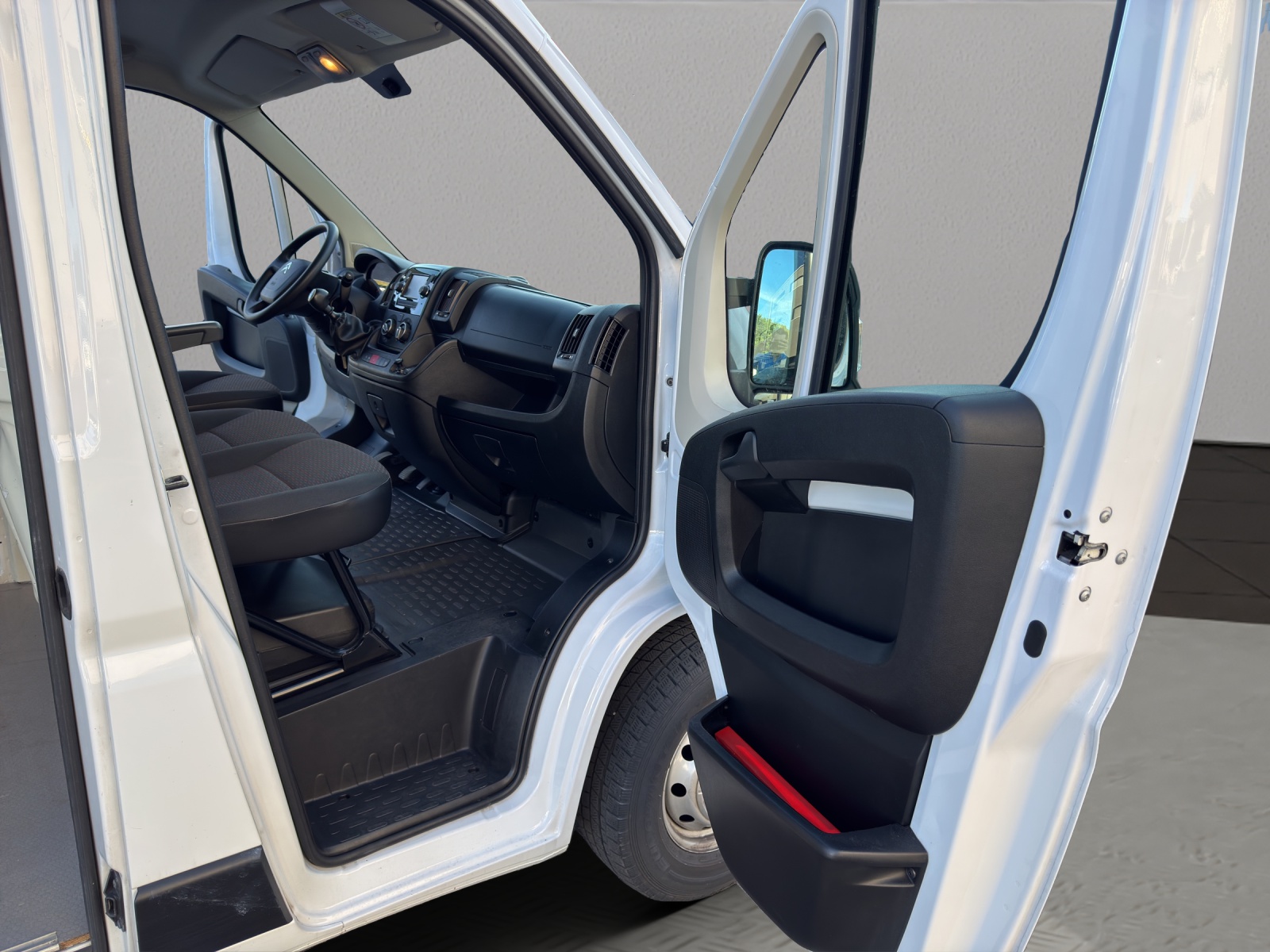 CITROEN Jumper 35 2.2 BlueHDi 140 L3H2-image-17