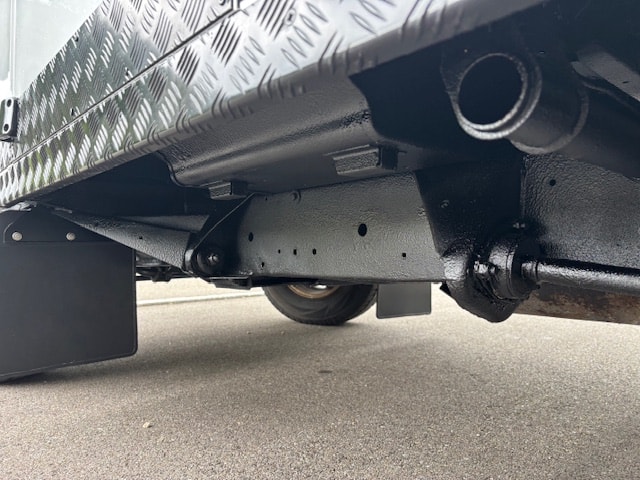 LAND ROVER Defender 90 SW 2.5 Td5-image-11