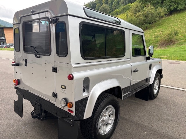 LAND ROVER Defender 90 SW 2.5 Td5-image-2