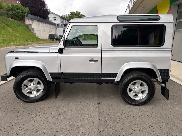 LAND ROVER Defender 90 SW 2.5 Td5-image-4