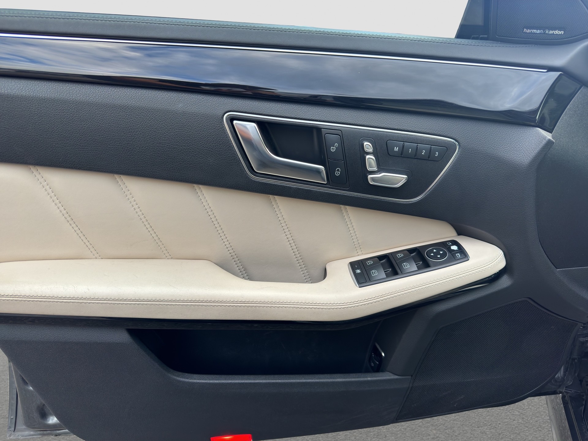 MERCEDES-BENZ E 500 Avantgarde 4Matic 7G-Tronic-image-10