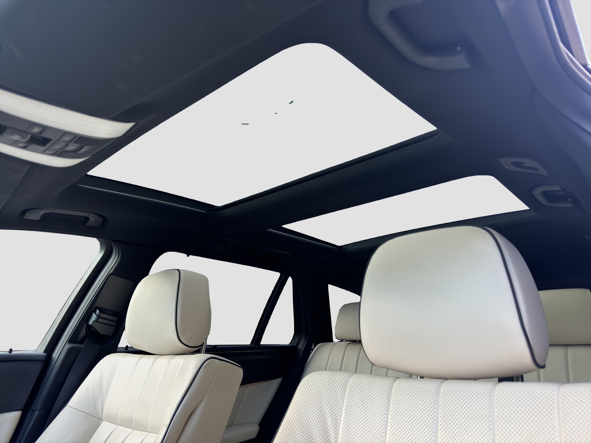 MERCEDES-BENZ E 500 Avantgarde 4Matic 7G-Tronic-image-12