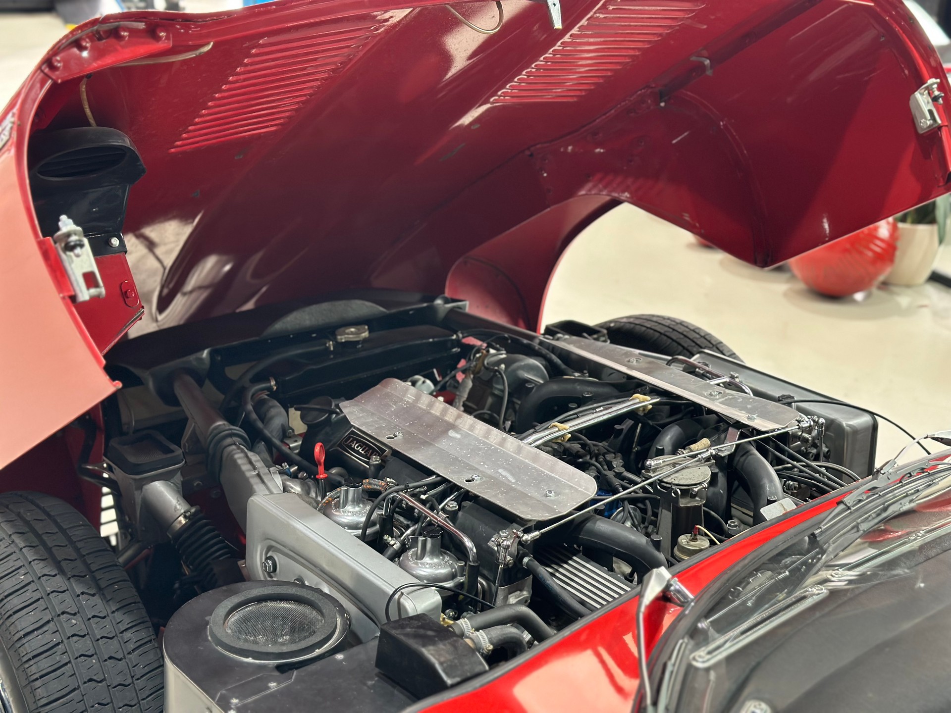 JAGUAR E TYPE V12-image-11
