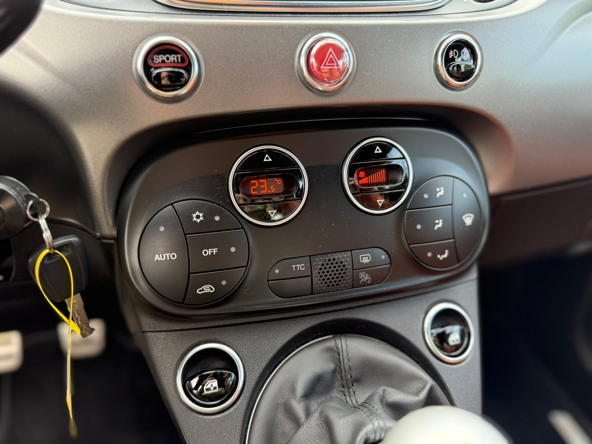 FIAT 595 1.4 16V Turbo Abarth Turismo-image-14